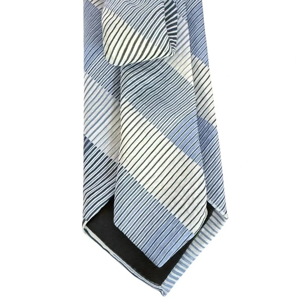 Hugo Boss Mens Silk Blend Gray Blue‎ Textured Check Tie NWT